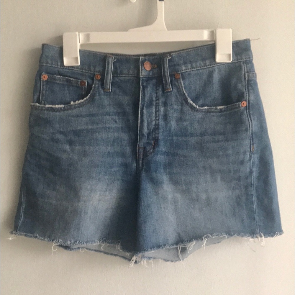 Madewell jeans short!